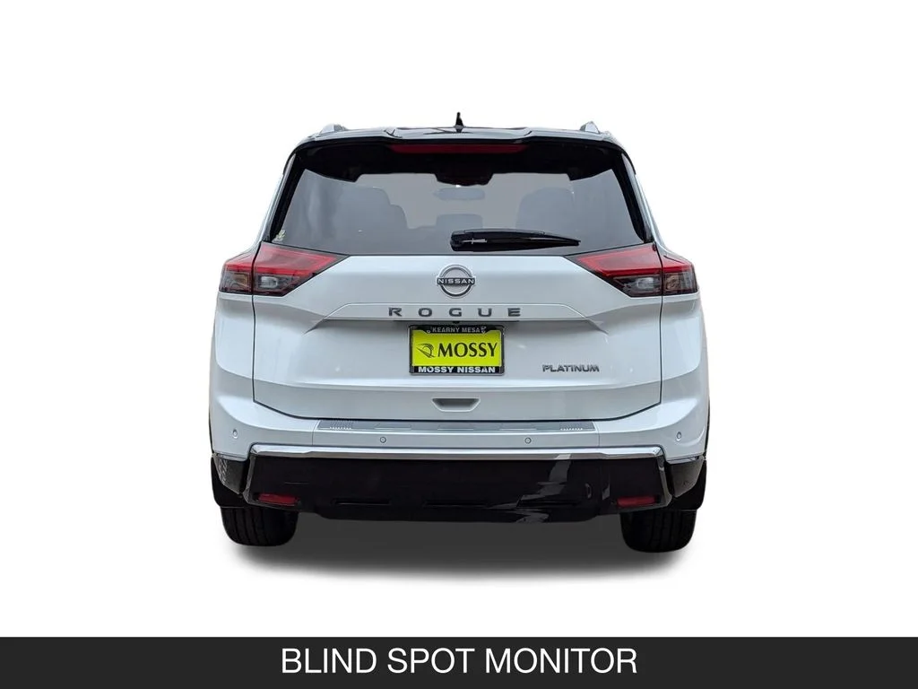 Used 2024 White Nissan Platinum image 9