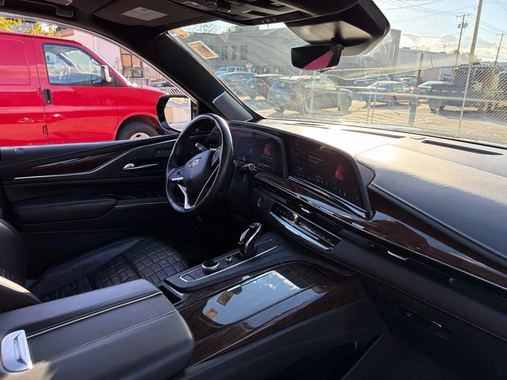 Used 2022 Black Cadillac Sport Platinum image 17