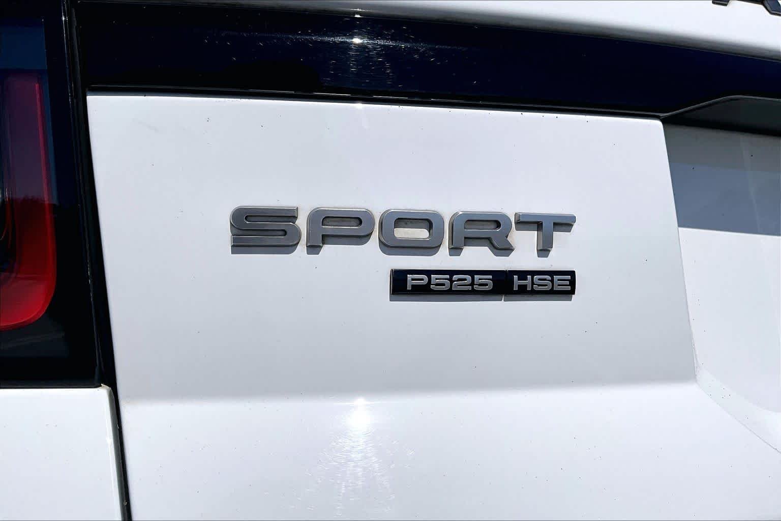 Used 2022 Fuji White Land Rover HSE Dynamic image 31