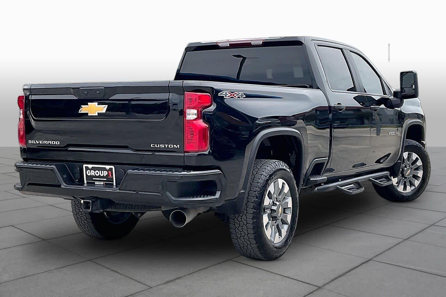 Used 2025 Black Chevrolet Custom image 13