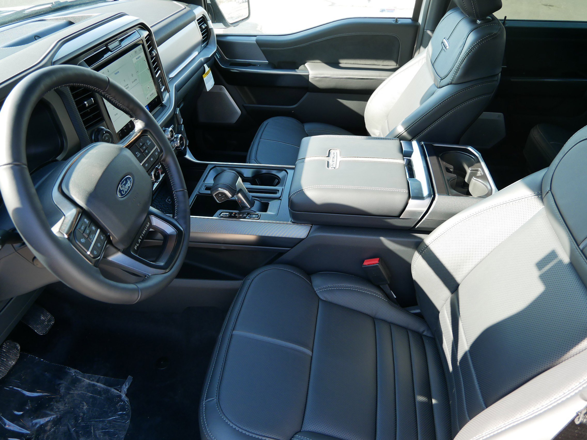 New 2026 Star White Metallic Tri-Coat Ford Platinum® image 11