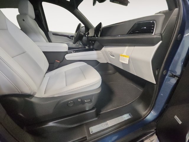 2026 Chevrolet Suburban Premier - Photo 15