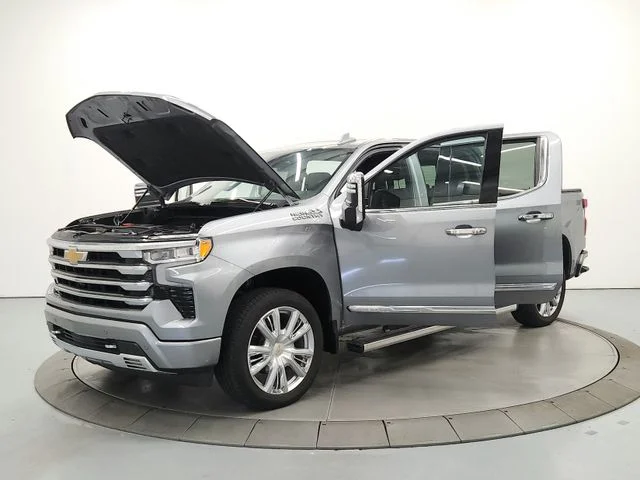 Used 2024 Gray Chevrolet High Country image 11