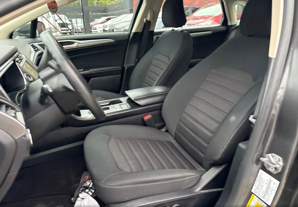 Used 2020 Gray Ford SE image 7