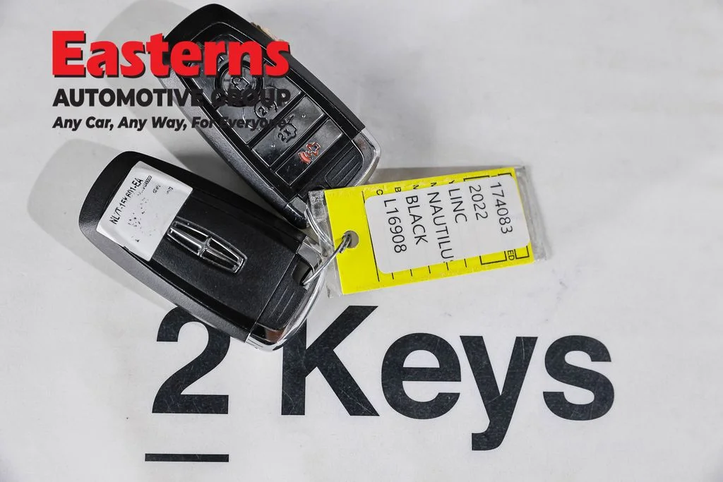 Used 2022 Black Lincoln Standard image 26