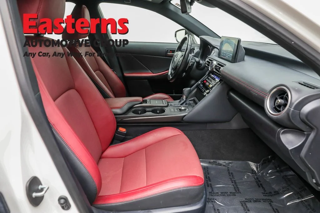 Used 2021  Lexus 300 image 23