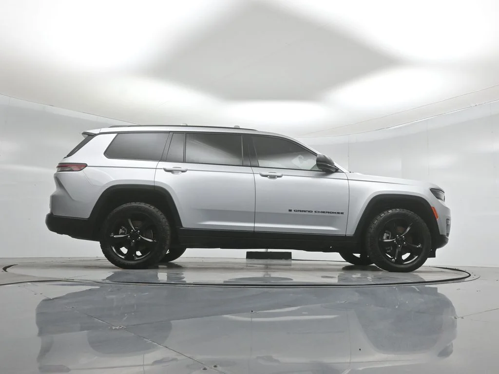 Certified Used 2021 Silver Jeep Altitude image 45