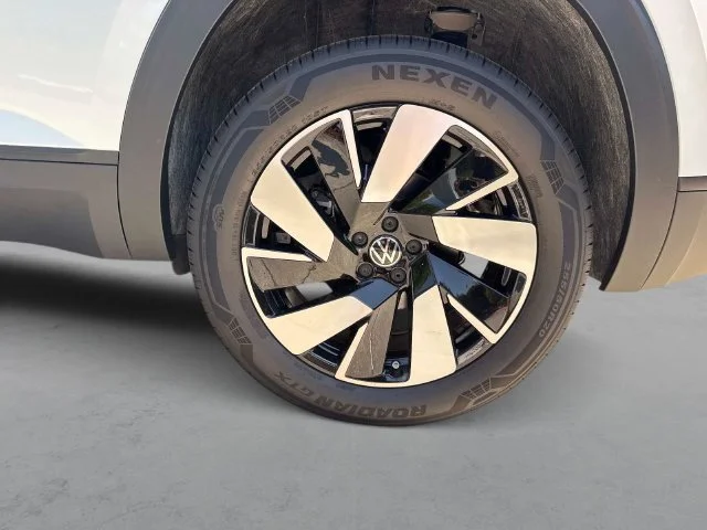 2026 Volkswagen Atlas Cross Sport SE w/Tech - Photo 11