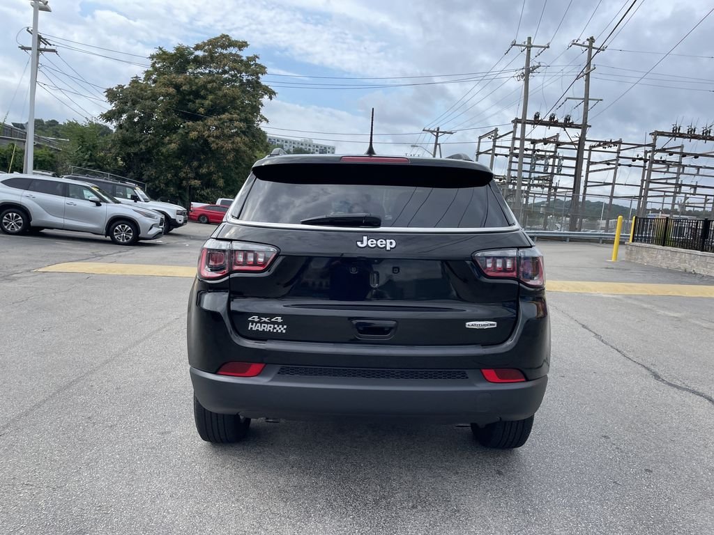 Used 2023 Black Jeep Latitude Lux image 4