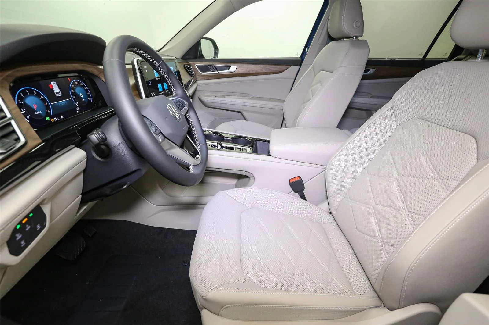 2026 Volkswagen Atlas SE w/Tech - Photo 23