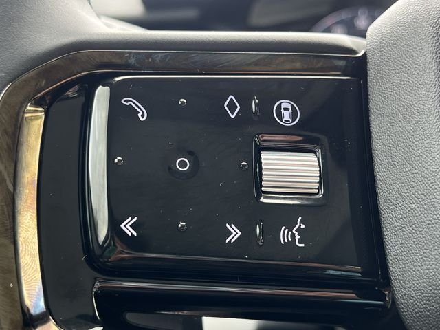 Used 2025 Fuji White Land Rover S image 22