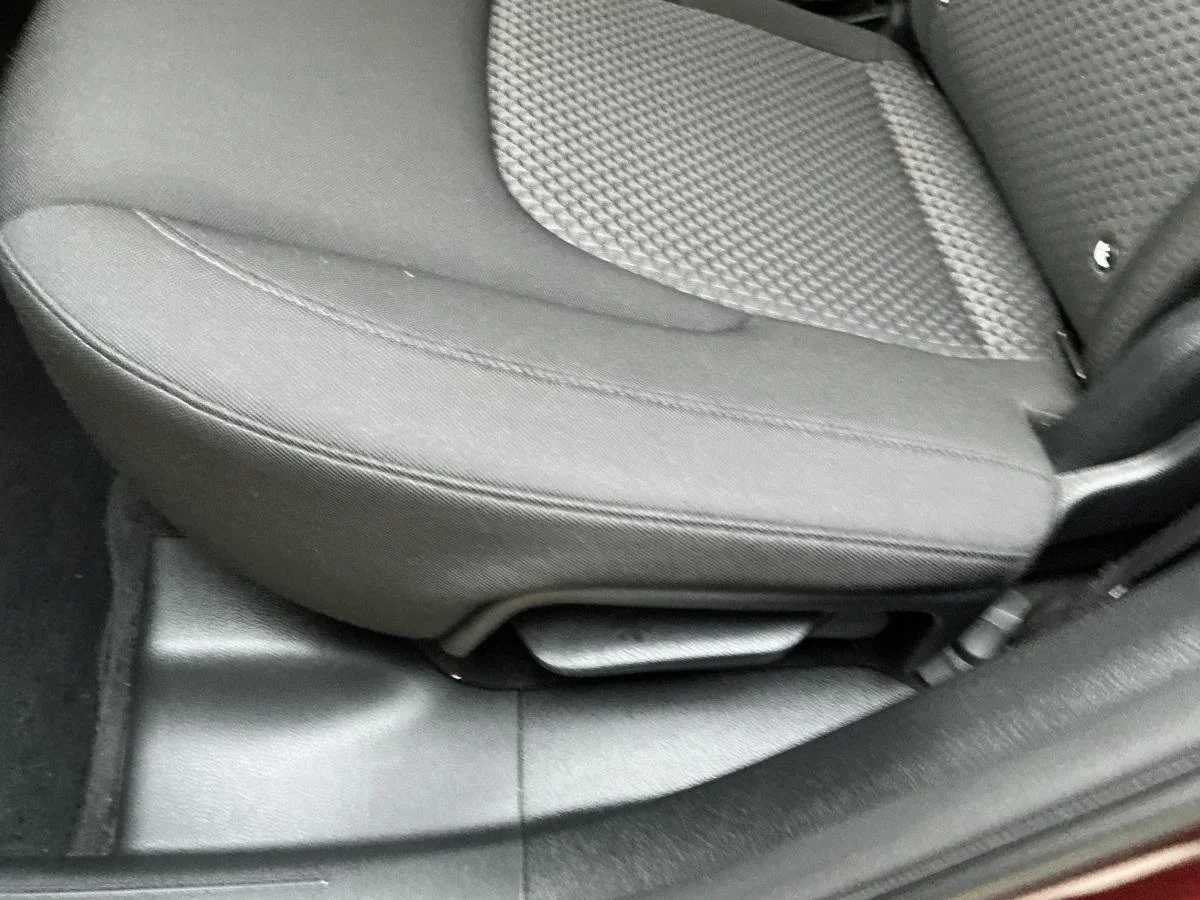 Used 2023  Kia LX image 34