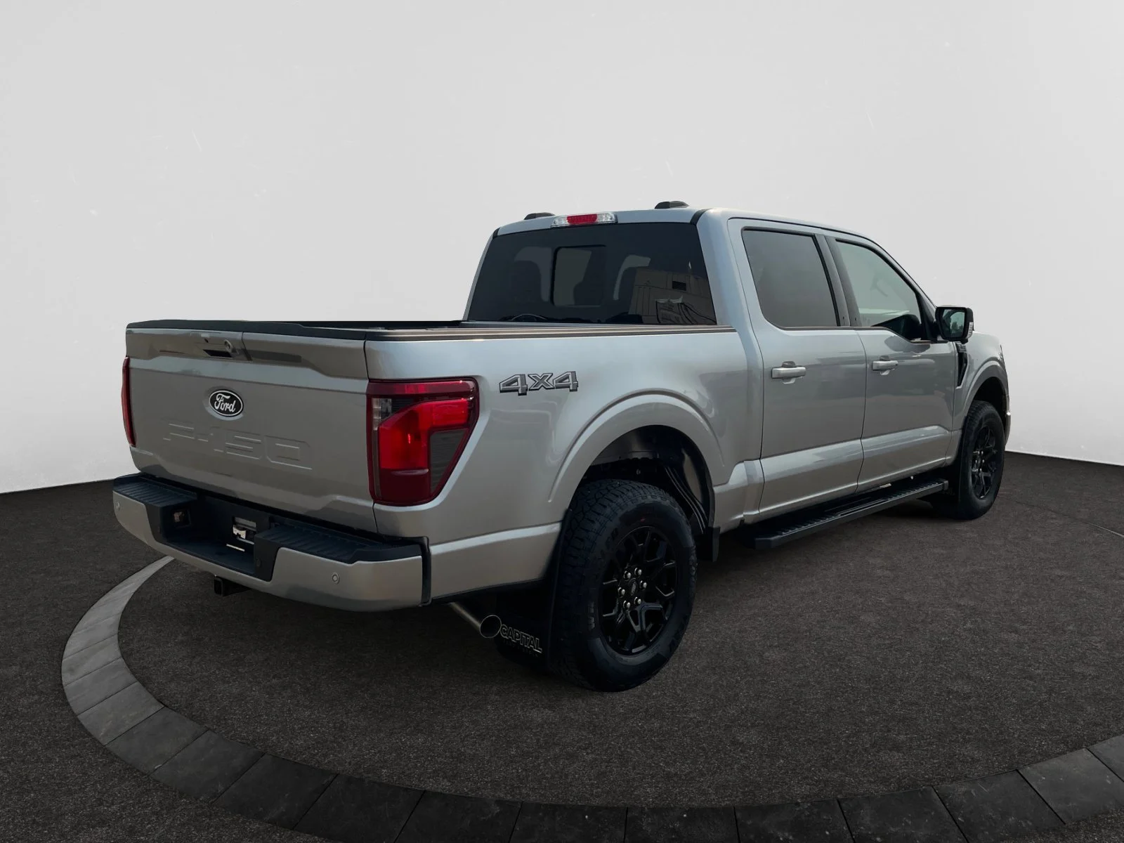 New 2026 Iconic Silver Metallic Ford XLT image 5