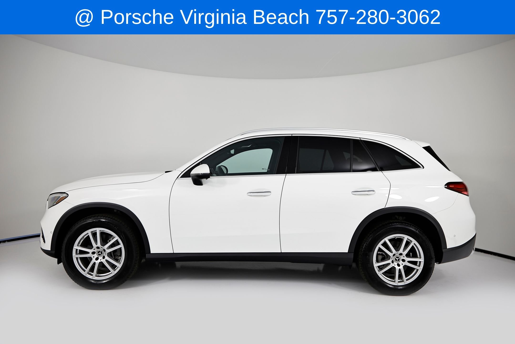 Used 2025 White Mercedes-Benz GLC 300 image 2