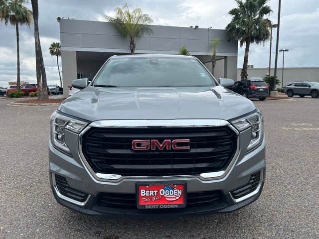 Used 2024 Sterling Metallic GMC SLE image 2
