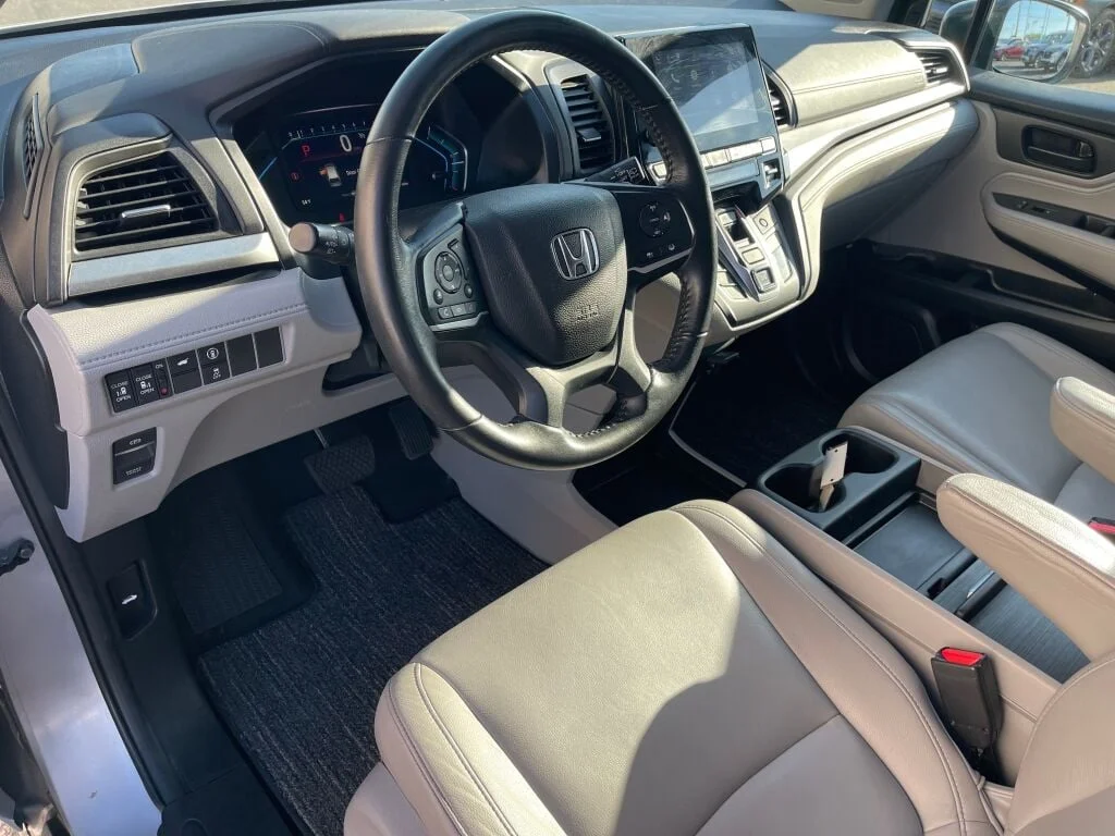 Used 2022 Lunar Silver Metallic Honda EX-L image 5