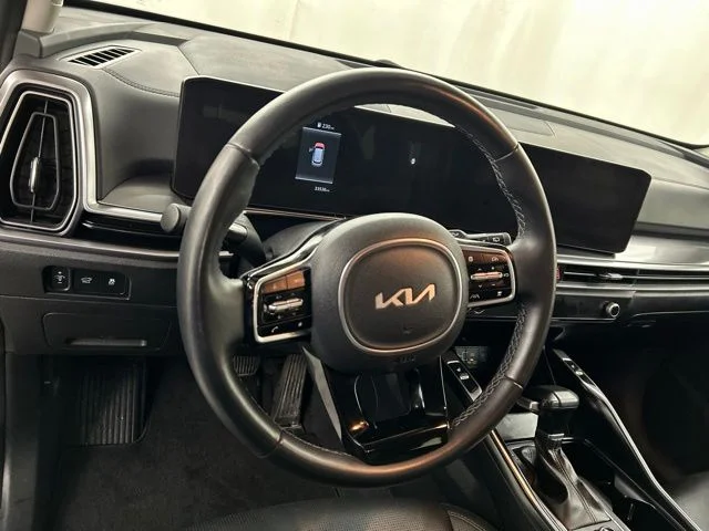 Used 2025  Kia EX image 8