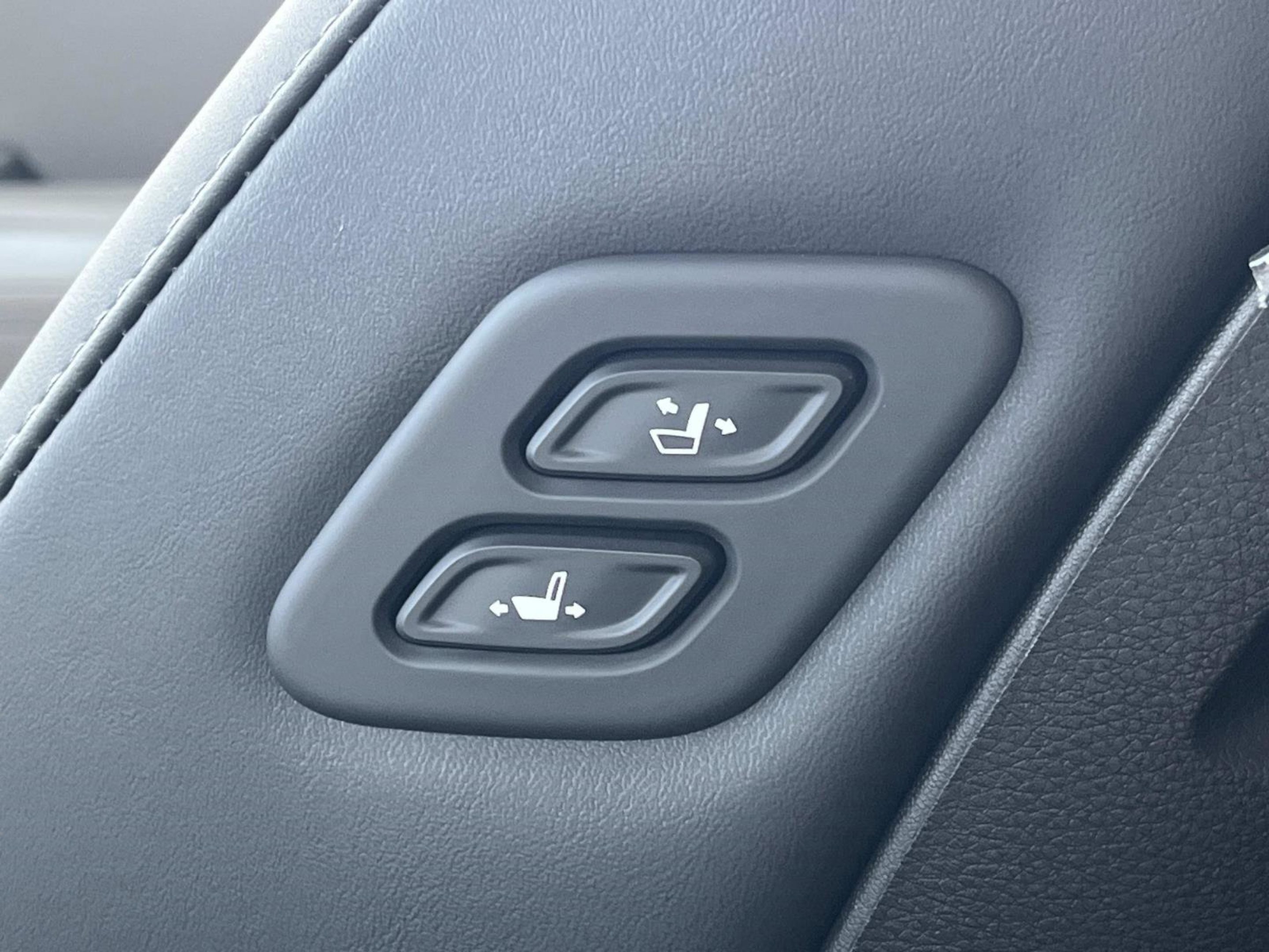 New 2026 Deep Chroma Blue Kia EX image 17