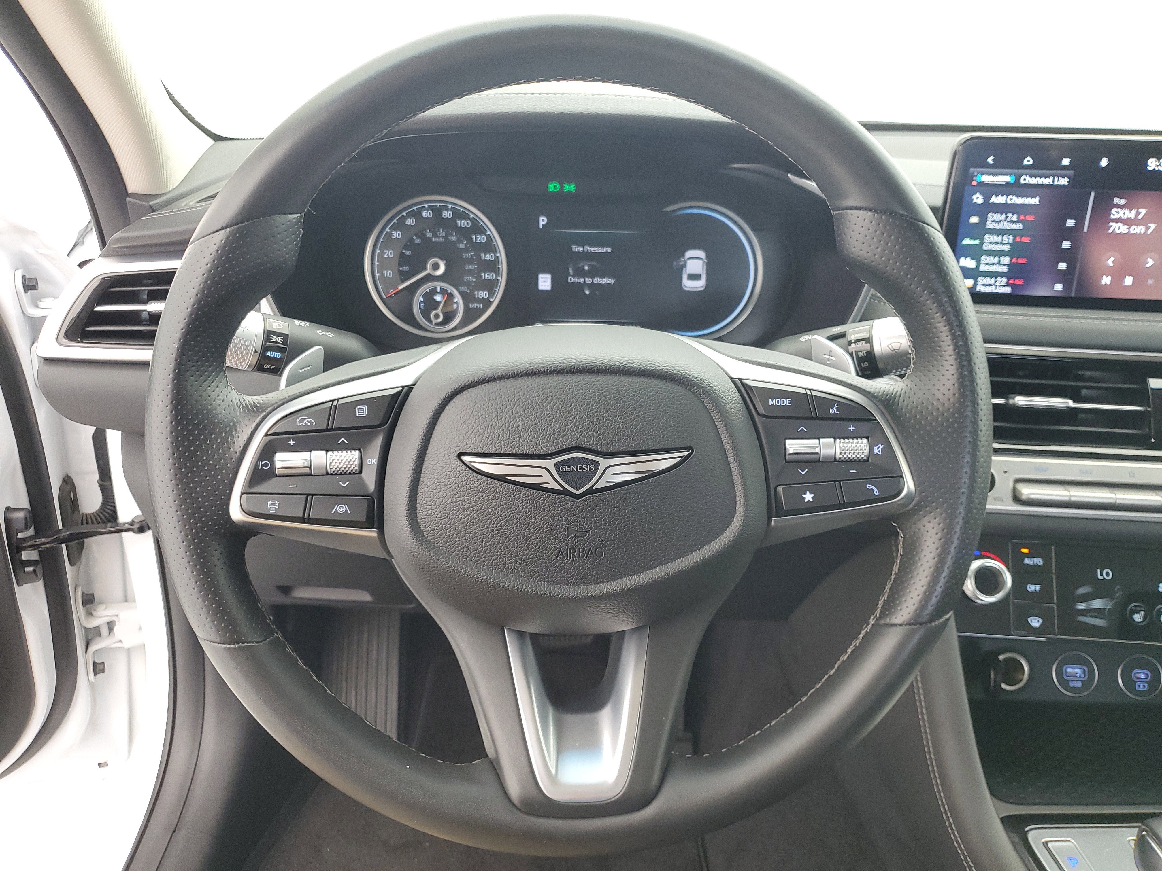 2025 GENESIS G70 Standard - Photo 21