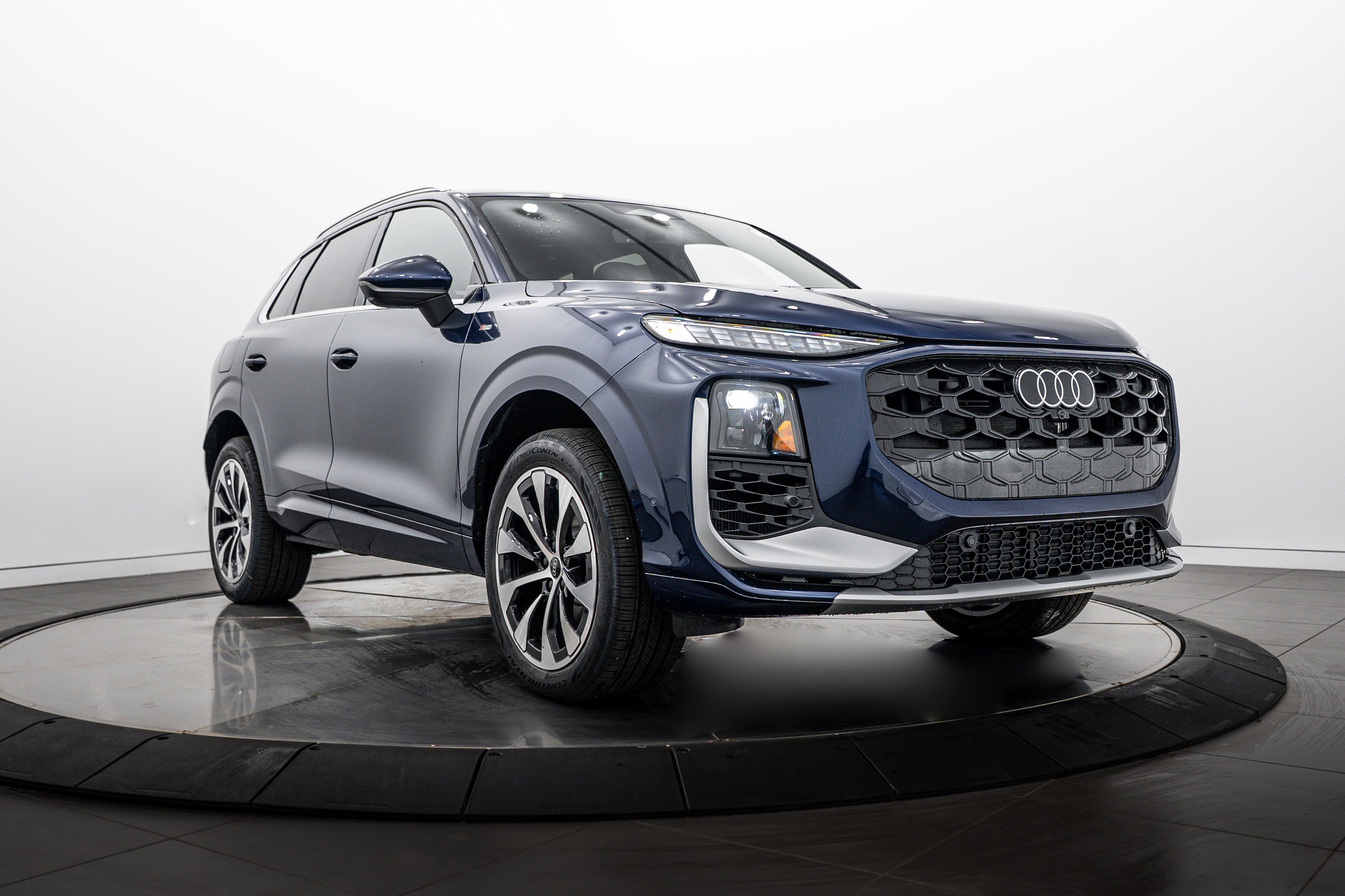 2026 Audi Q3 S line quattro's photo