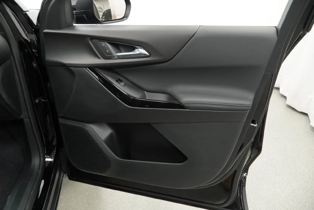 New 2027 Mosaic Black Metallic Chevrolet LT image 28