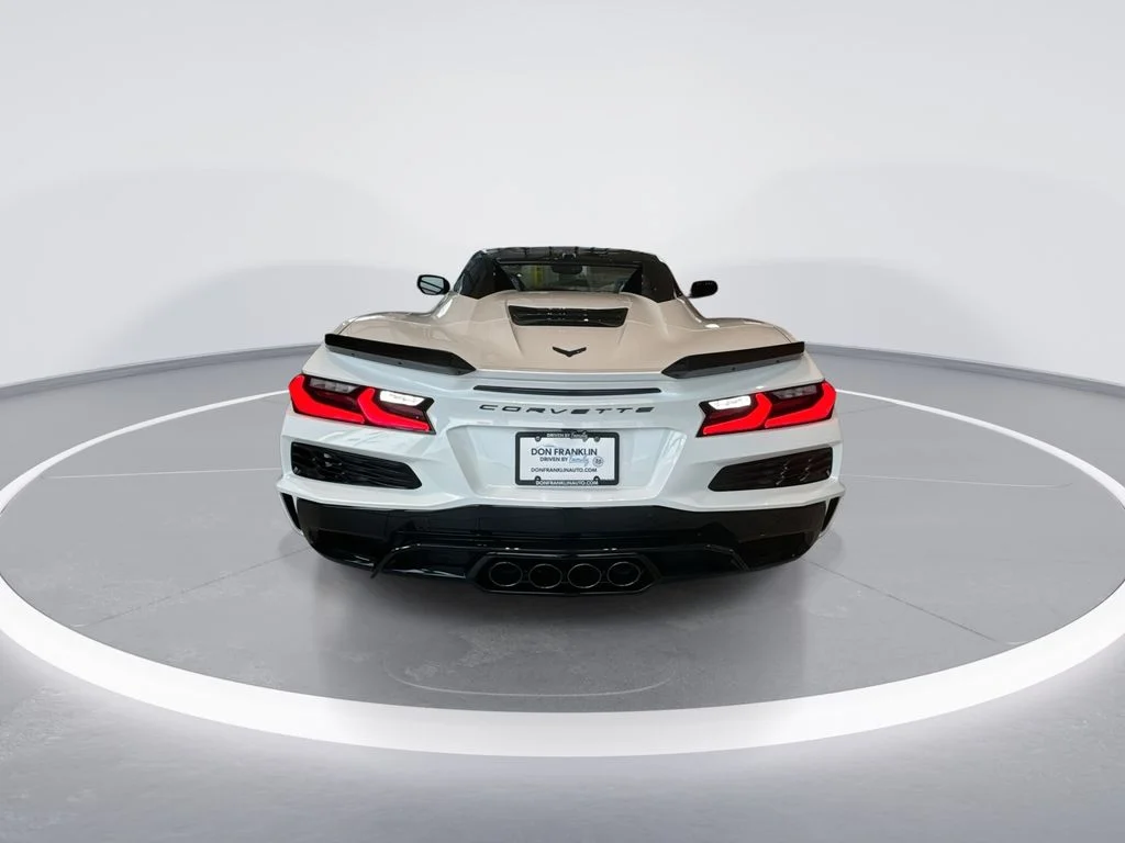 Used 2025 White Chevrolet ZR1 image 7