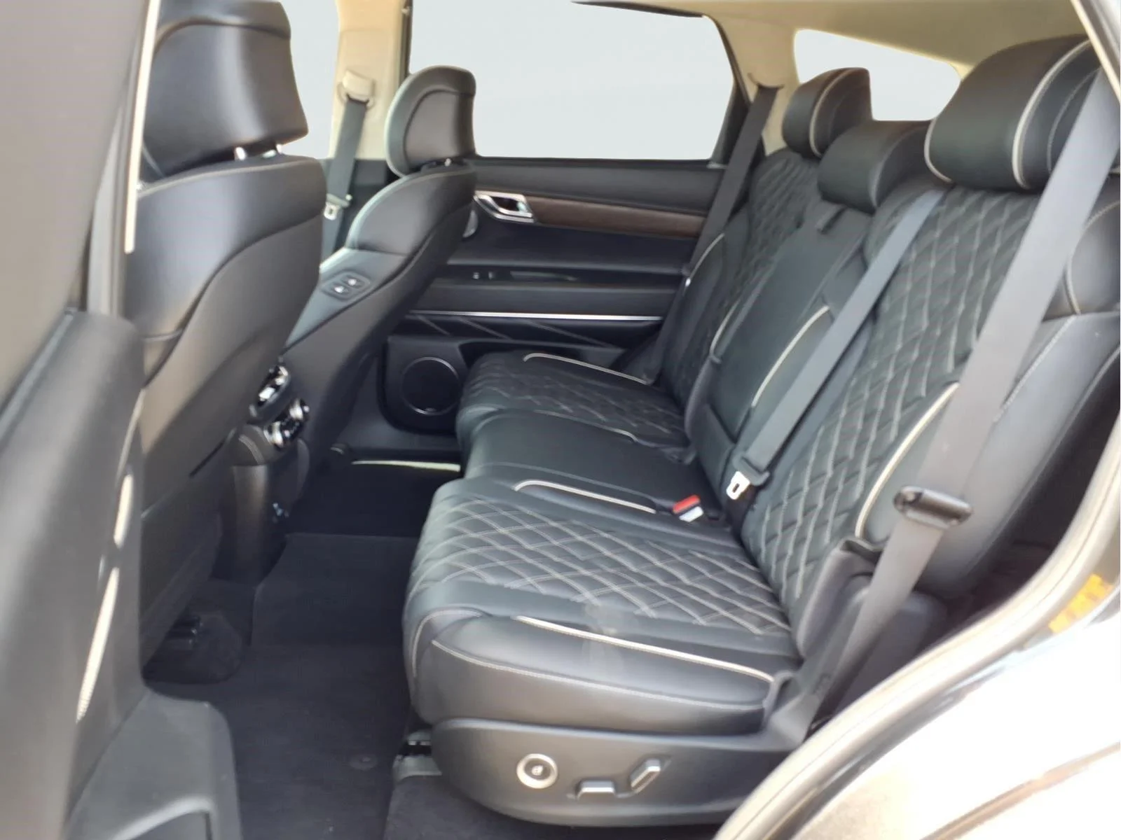 Used 2024  GENESIS 3.5T AWD image 12