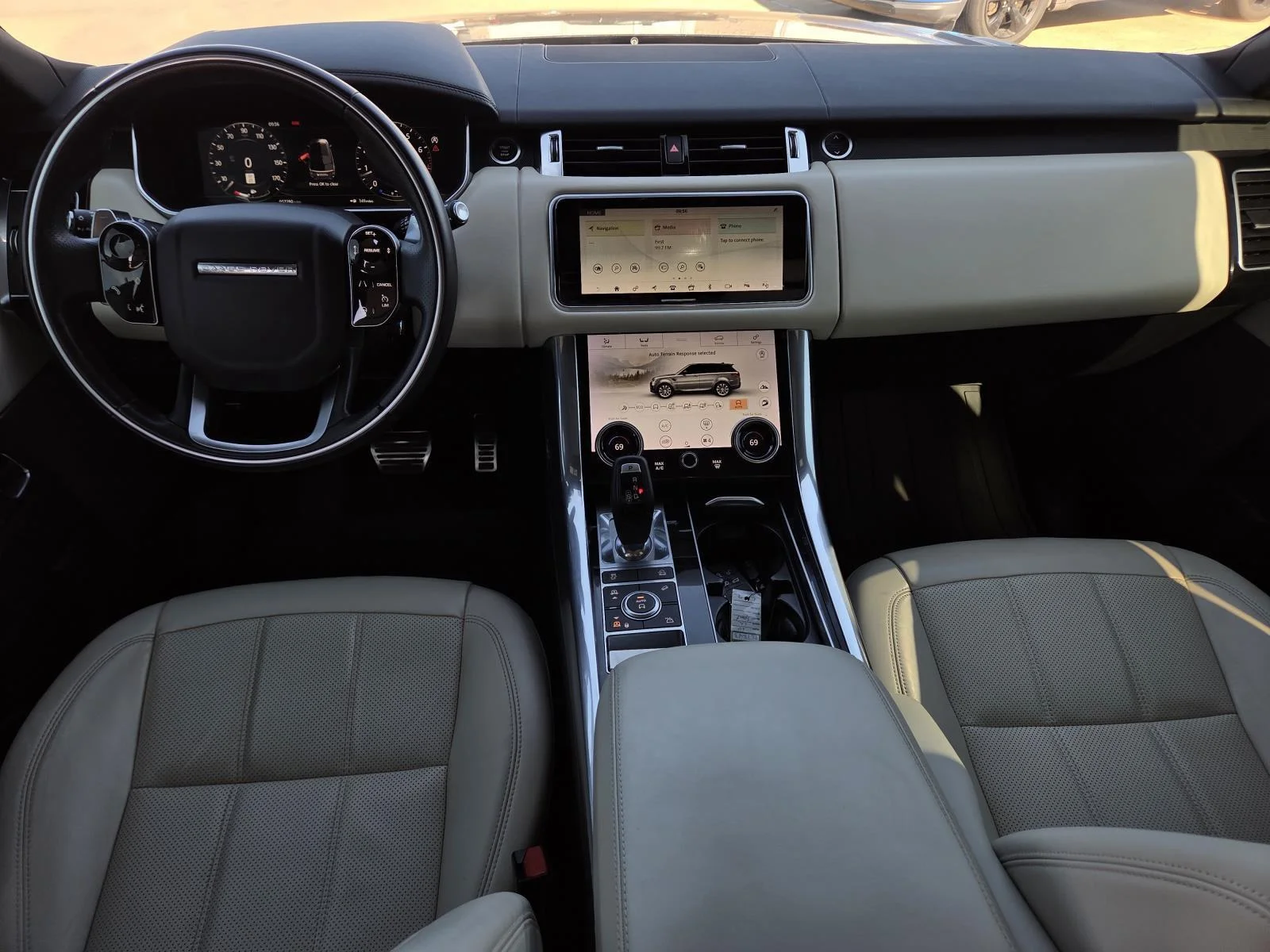 Used 2020 Narvik Black Land Rover HSE Dynamic image 15