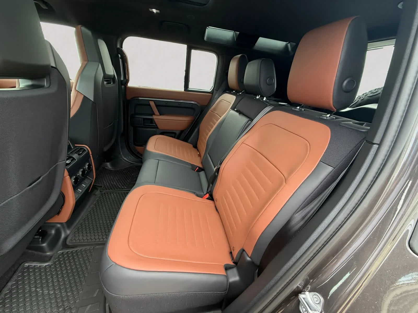New 2026 Charente Grey Land Rover  image 13