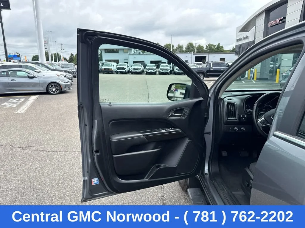 Used 2020 Gray GMC 4WD SLE image 11