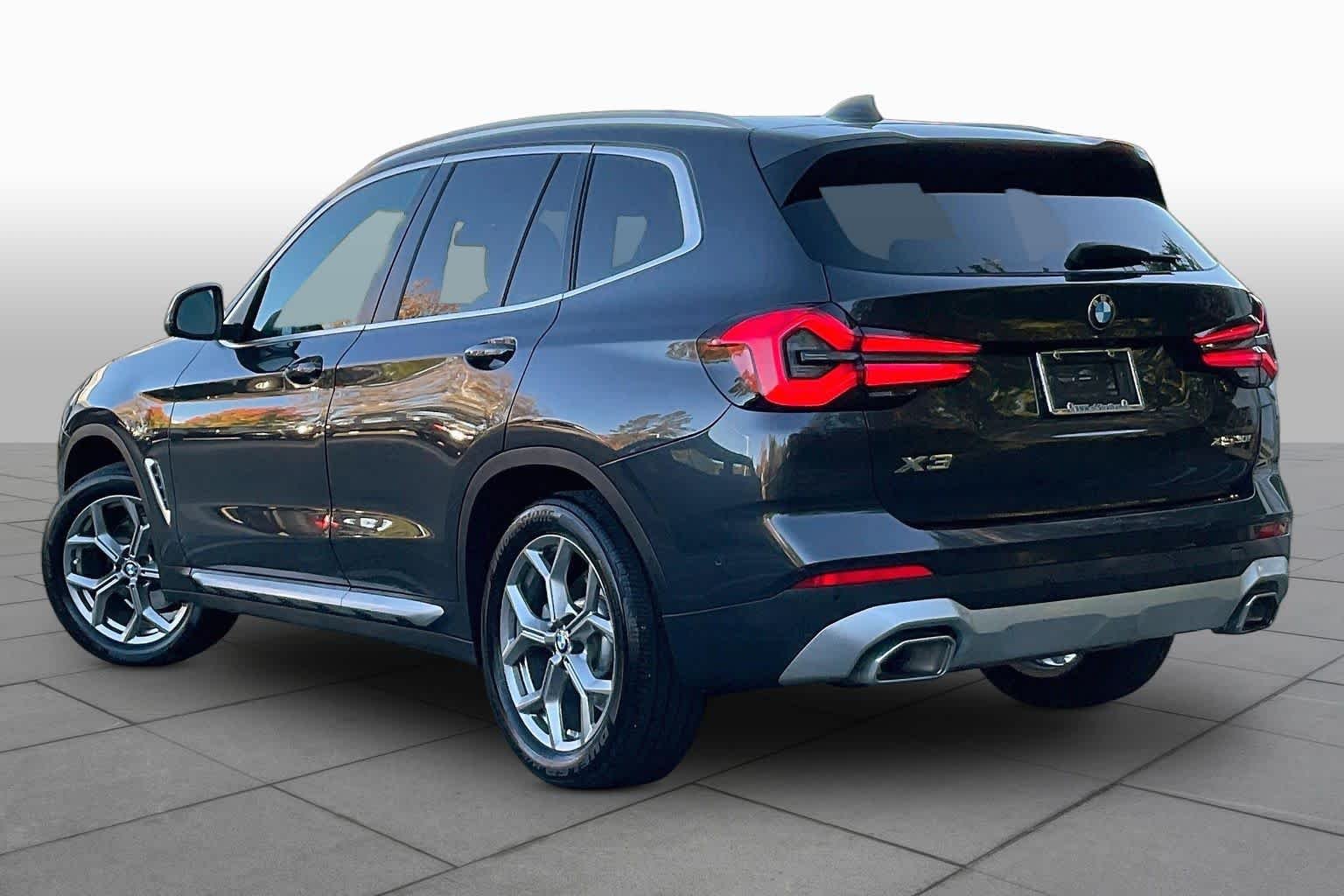 Used 2024 Dark Graphite Metallic BMW xDrive30i image 9