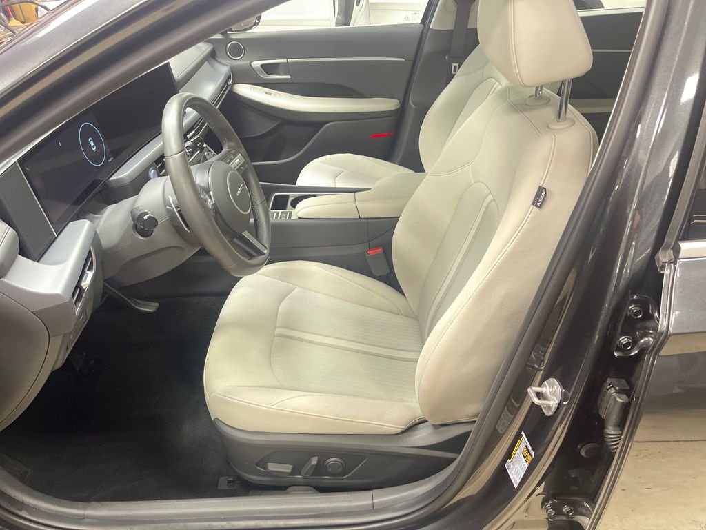 Used 2024 Gray Hyundai SEL image 14