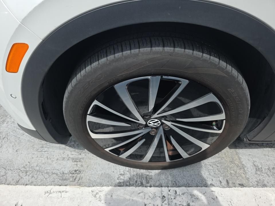Used 2024 White Volkswagen S image 8