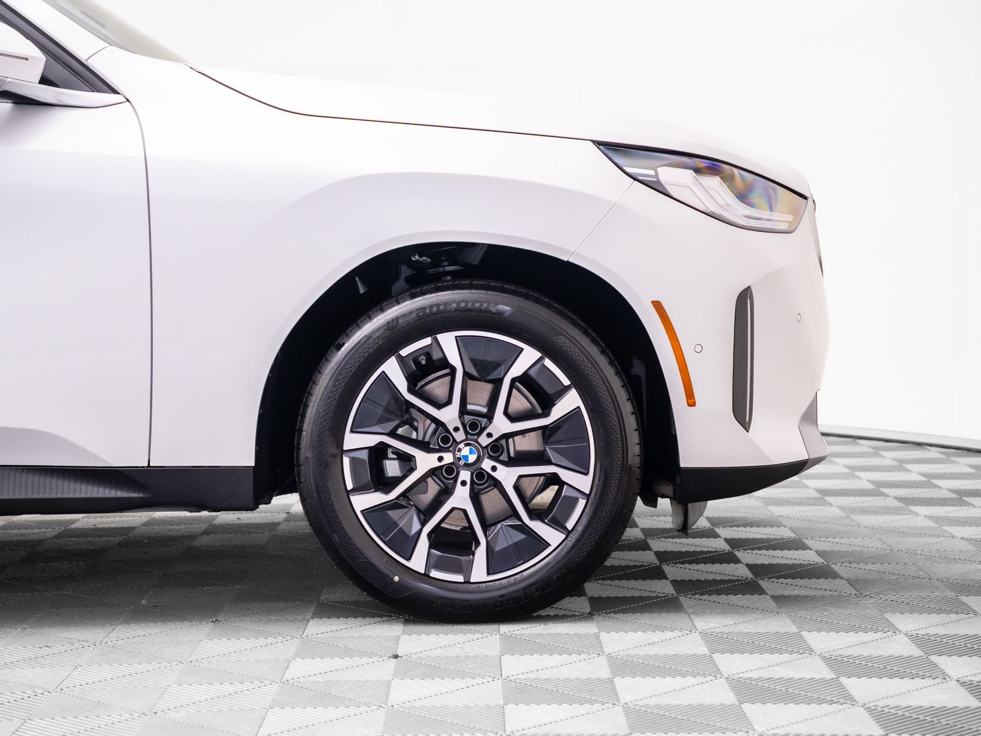 New 2026 Mineral White Metallic BMW 30 xDrive image 34
