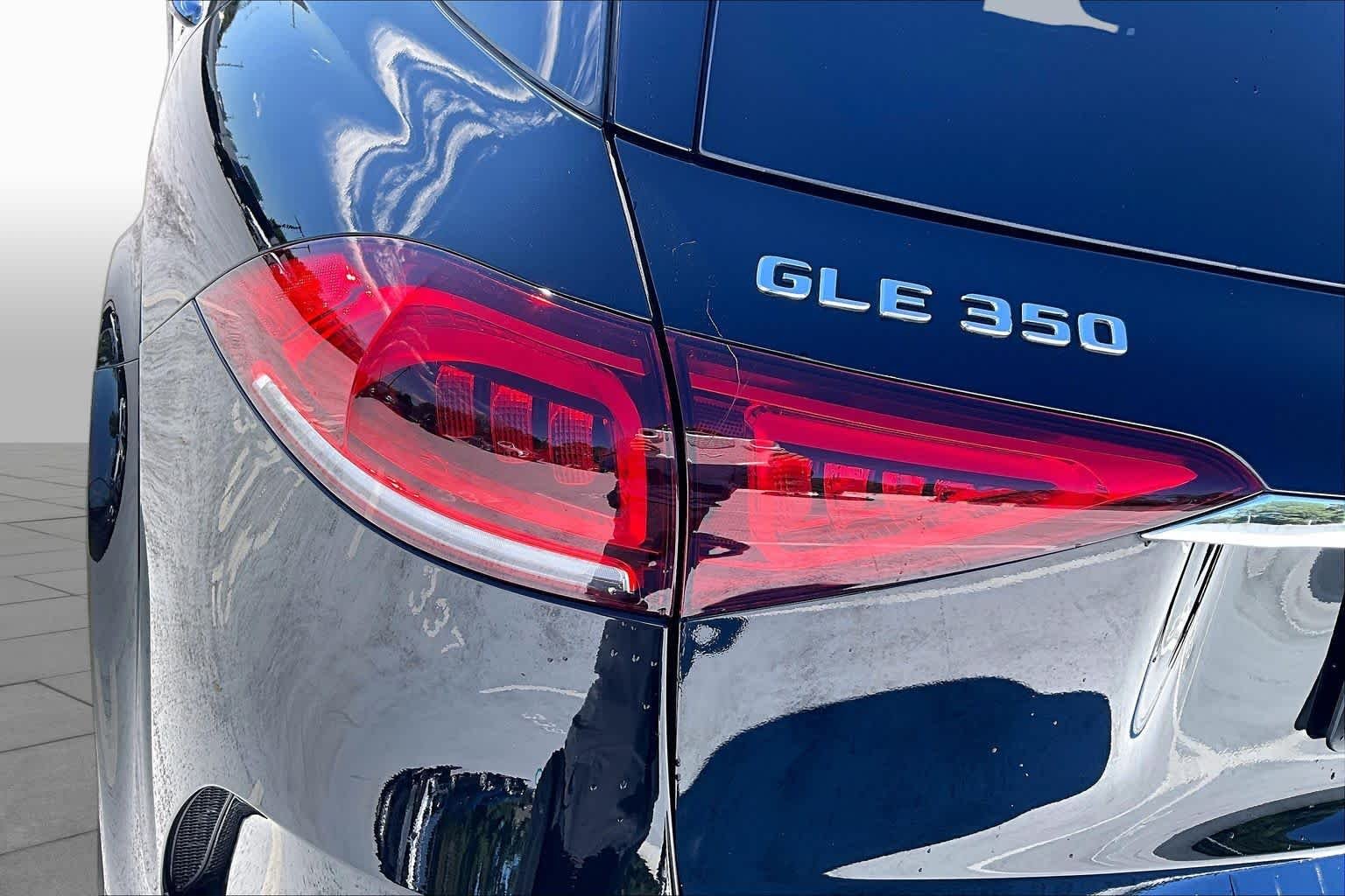 Used 2021 Obsidian Black Metallic Mercedes-Benz GLE 350 image 29