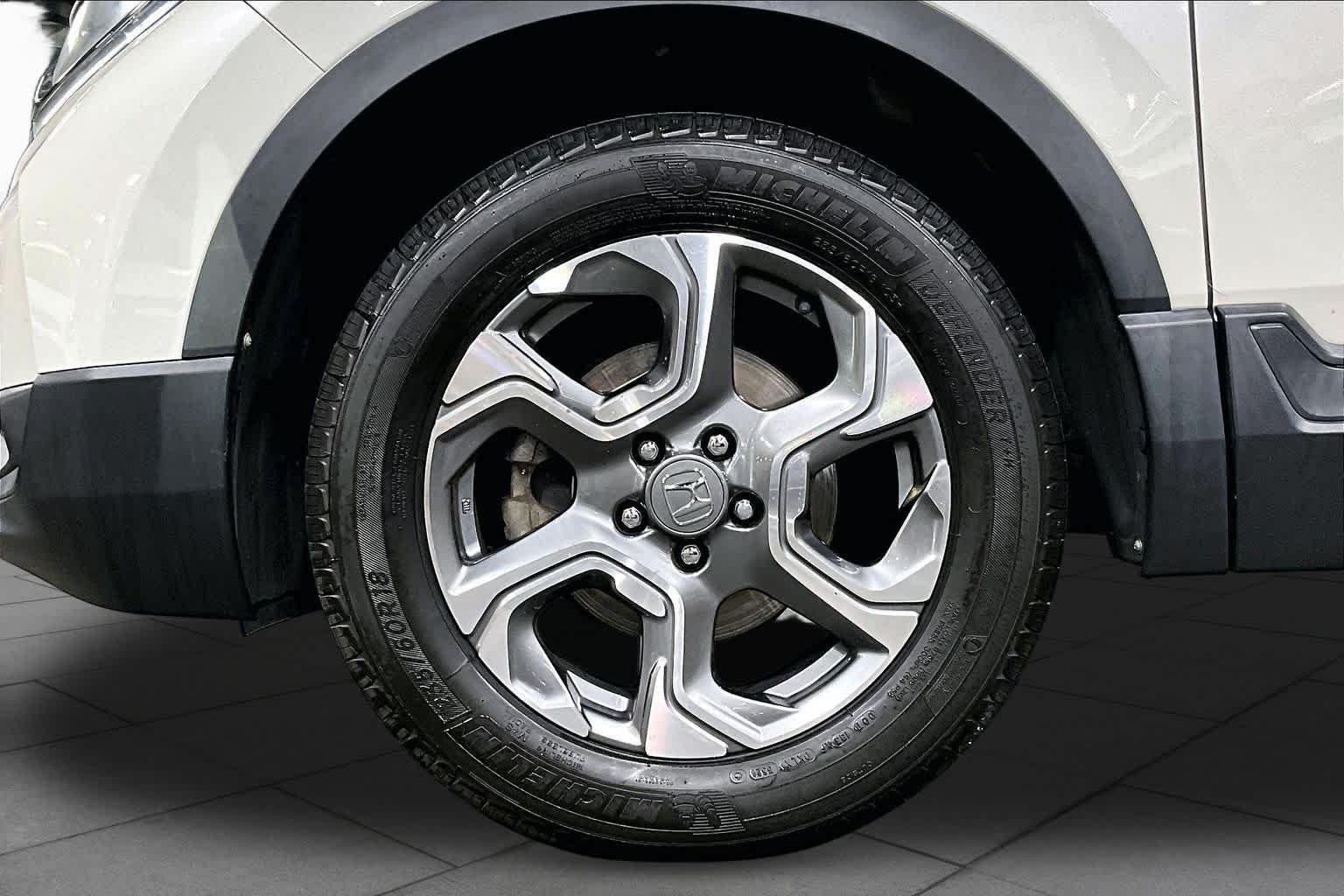 Used 2018 White Diamond Pearl Honda EX-L image 11