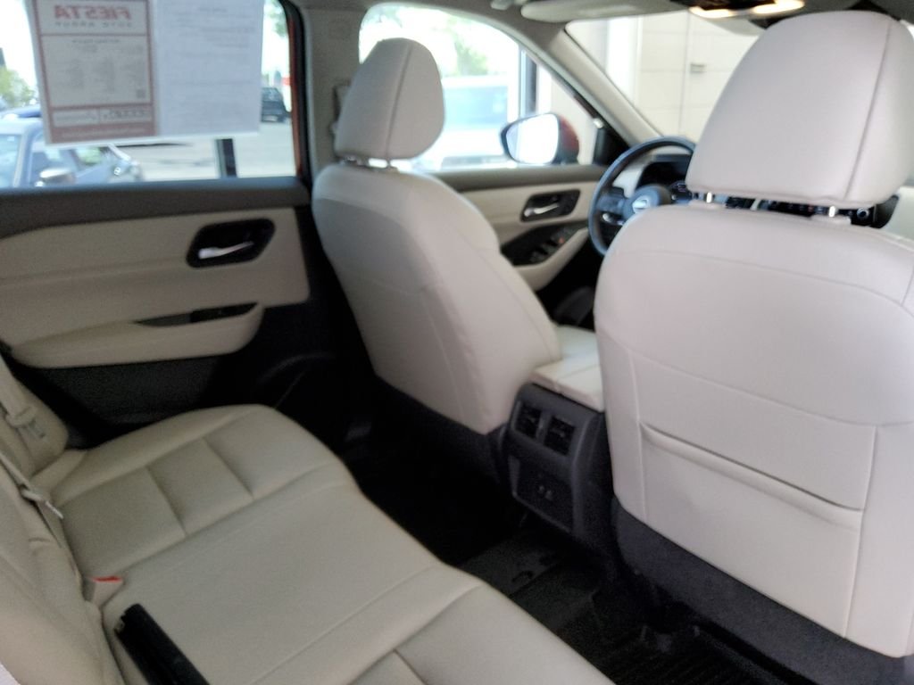 Used 2023 Red Nissan SL image 17
