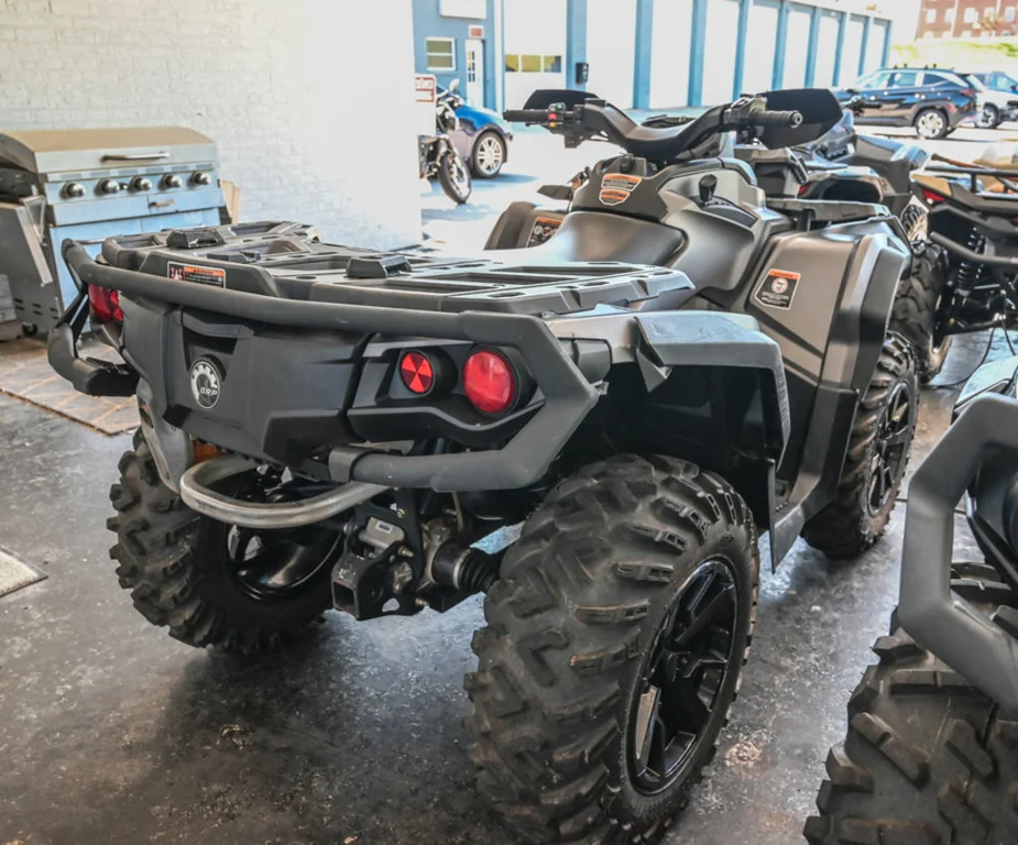 Used 2024 PLATINUM_SATIN Can-Am 850 image 2