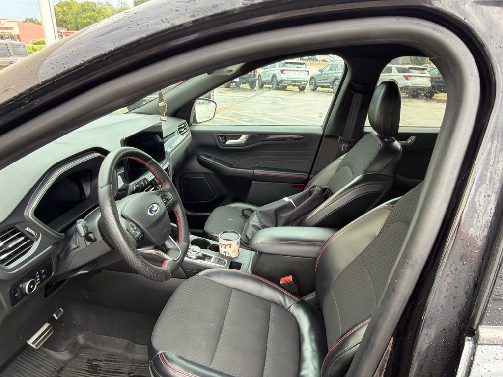Used 2023 Black Metallic Ford ST-Line Elite image 8