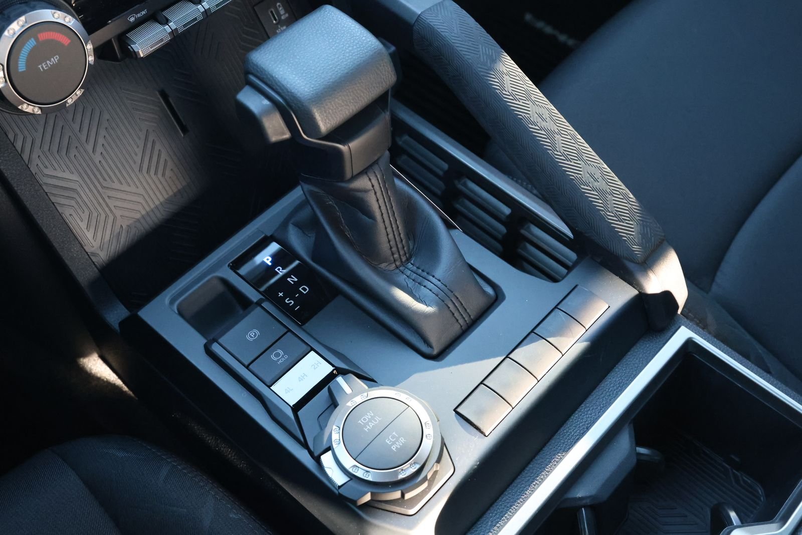 2025 Toyota Tacoma SR5 - Photo 22