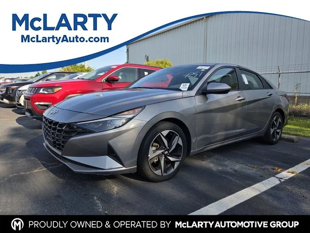 Used 2023 Silver Hyundai SEL image 1