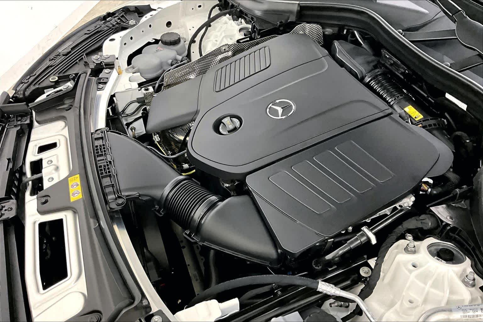 New 2026 Polar White Mercedes-Benz GLC 300 image 17