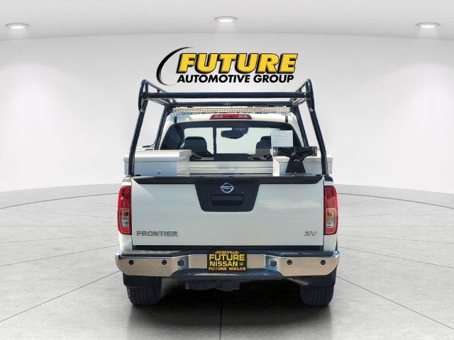 Used 2021 White Nissan SV image 8
