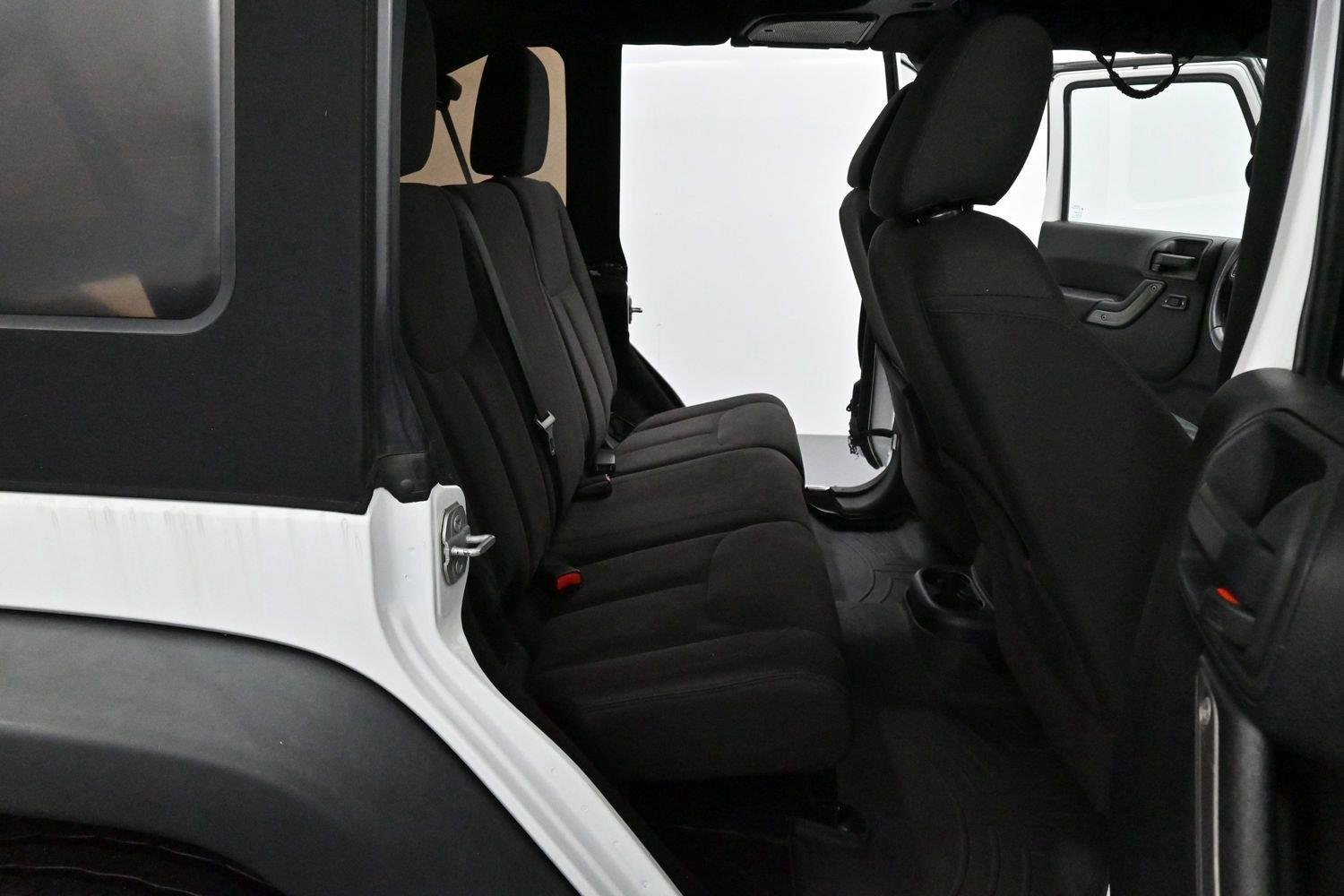 Used 2015 Bright White Clearcoat Jeep Sport image 27
