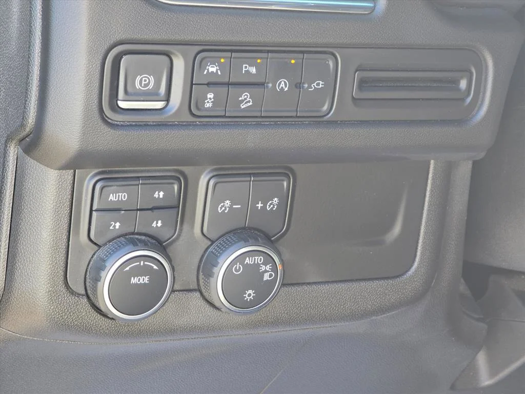 Used 2022 SUMMIT WHITE Chevrolet Z71 image 11