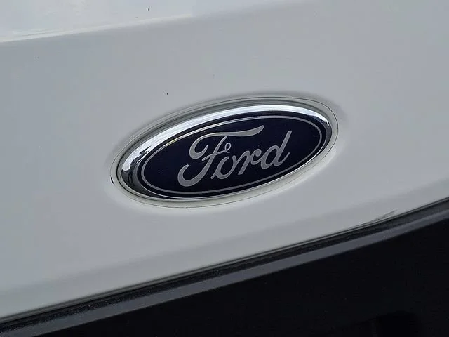 Used 2021 White Ford  image 31