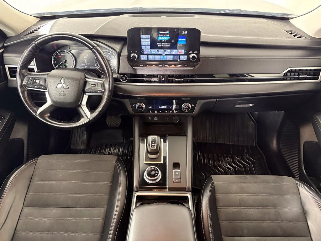 Used 2024 Silver Mitsubishi  image 31