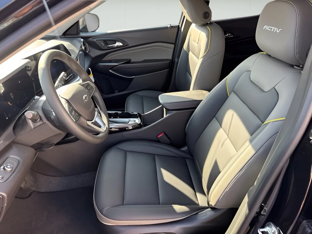 New 2026 Mosaic Black Metallic Chevrolet ACTIV image 7