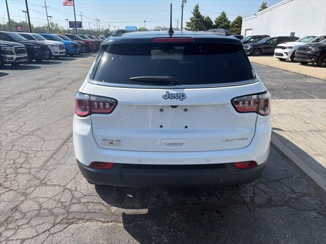 Used 2024 White/off-white Jeep Limited image 5