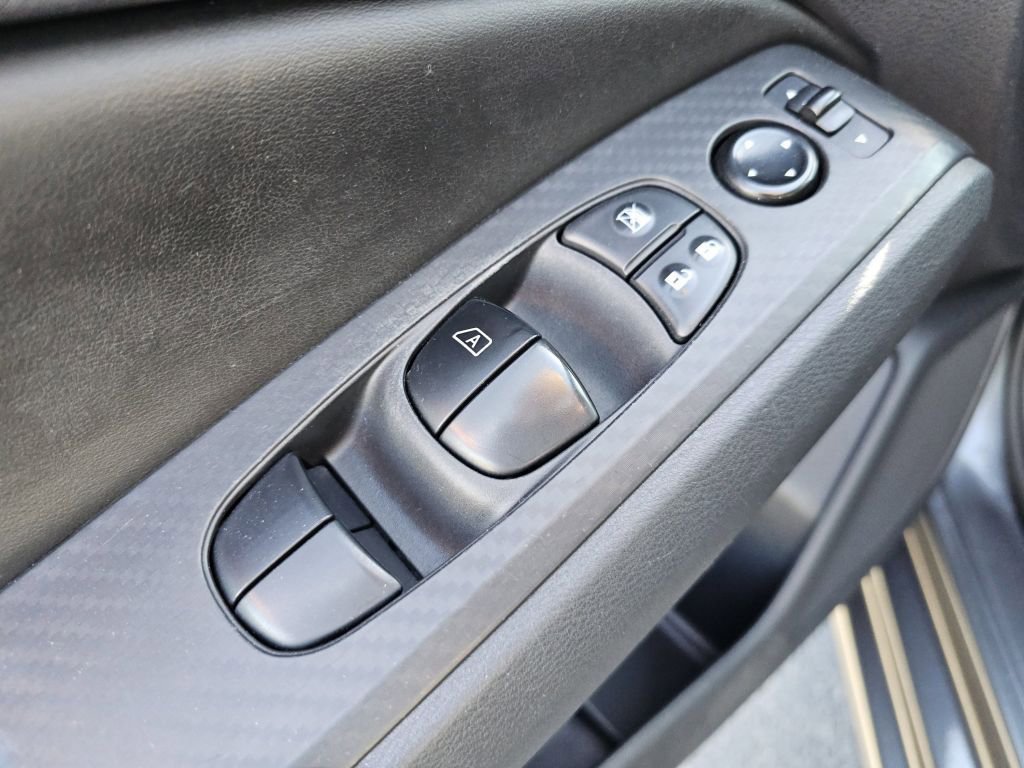 Used 2022 Gun Metallic Nissan 2.5 SV image 28